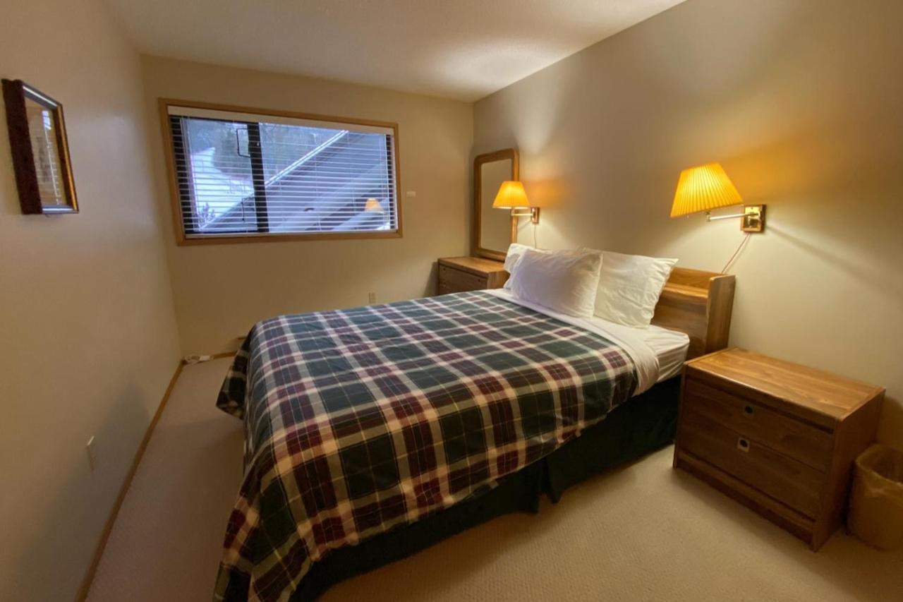 The Griz Inn By Park Vacation Management Fernie Buitenkant foto