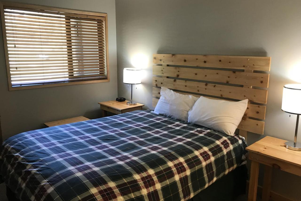 The Griz Inn By Park Vacation Management Fernie Buitenkant foto